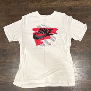 Mens Medium- Nike tee